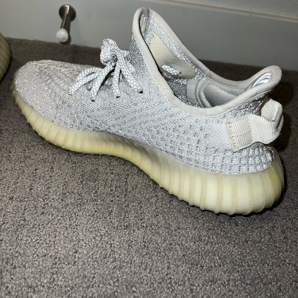 Yeezy 350 shoes - Picture 4 of 7